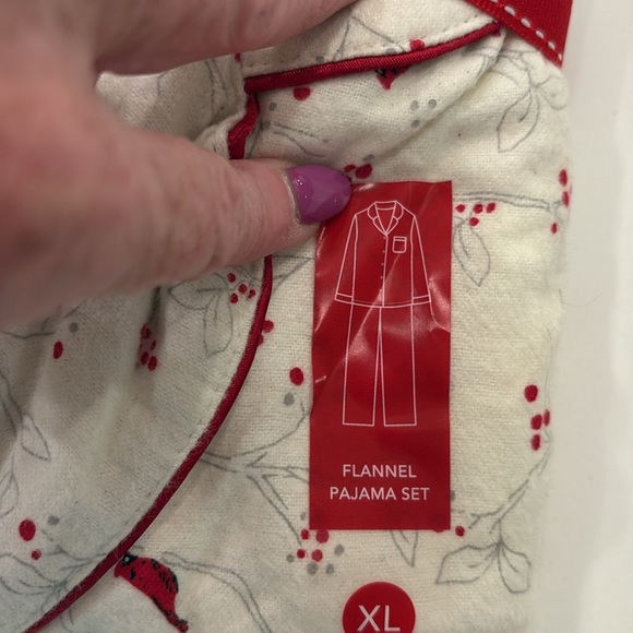 CHARTER CLUB Flannel pajama Set, NWT. Sweet cardinal design. Size XL. - Picture 2 of 3